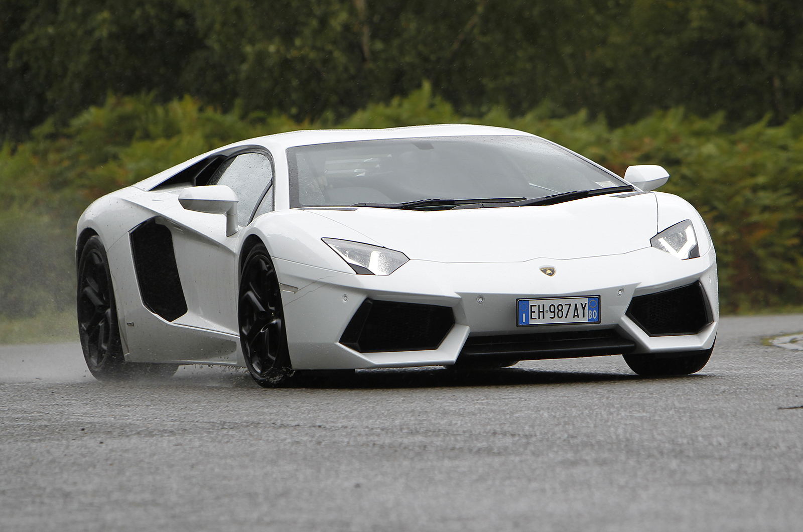 Машина lamborghini aventador