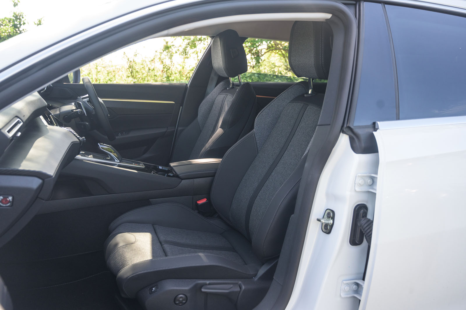 Peugeot 508 SW Hybrid 2020 road test review - cabin