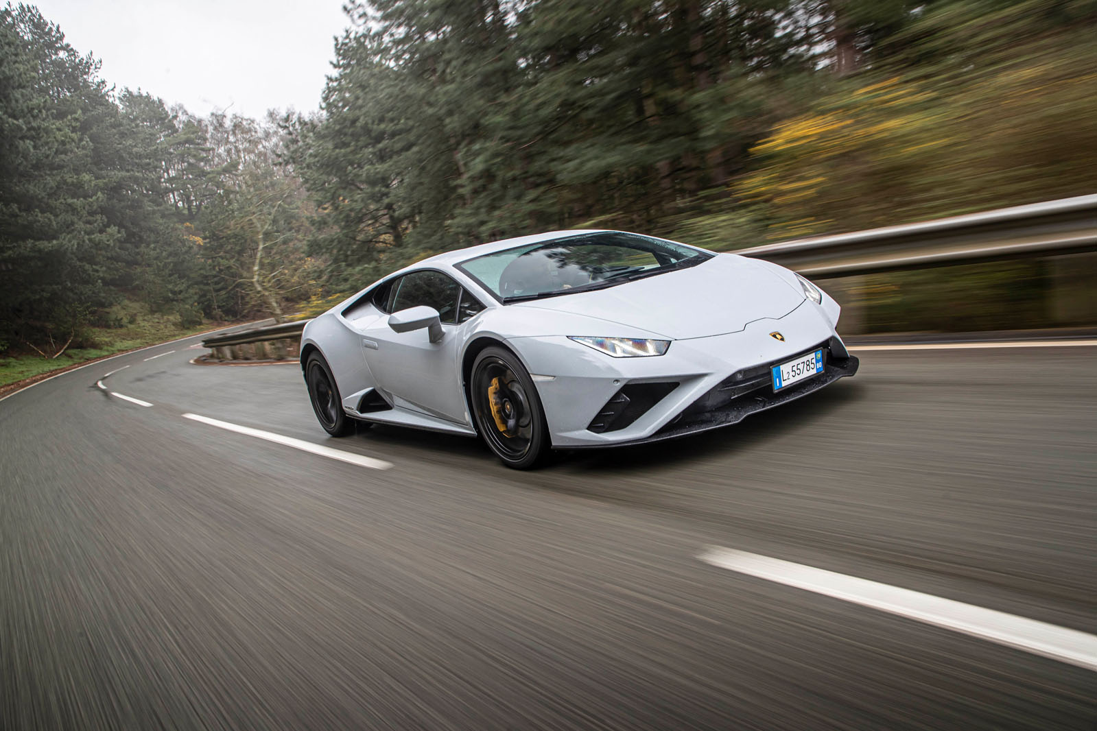 Lamborghini Huracan EVO RWD 2020 road test review - on the road front