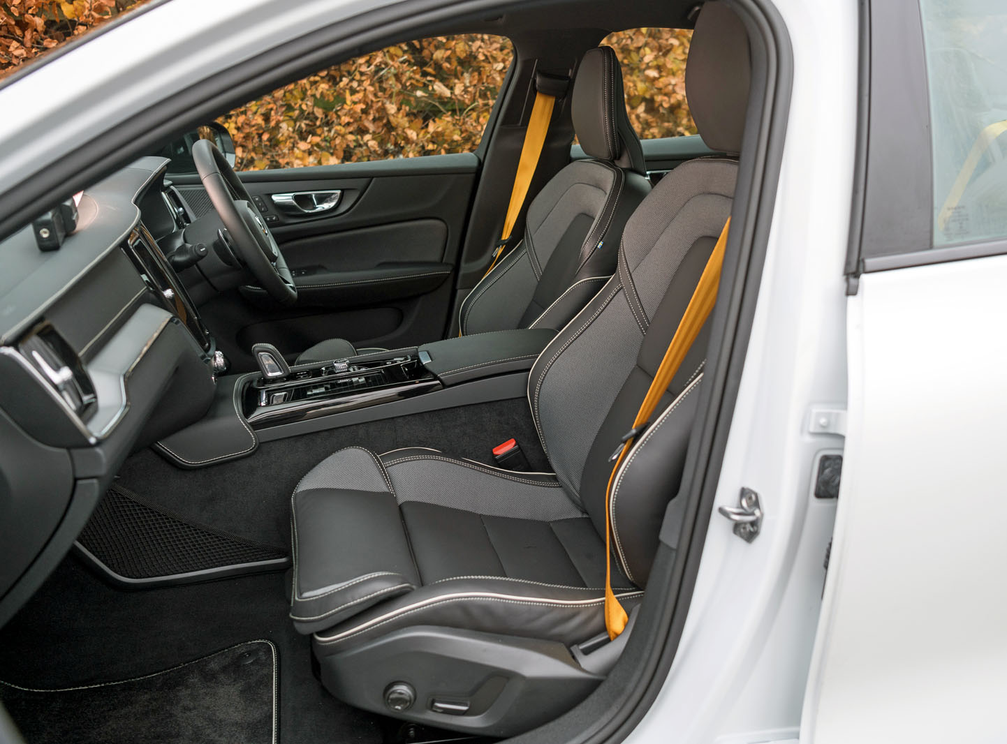 Volvo S60 Polestar Engineered 2020 road test review - front seats