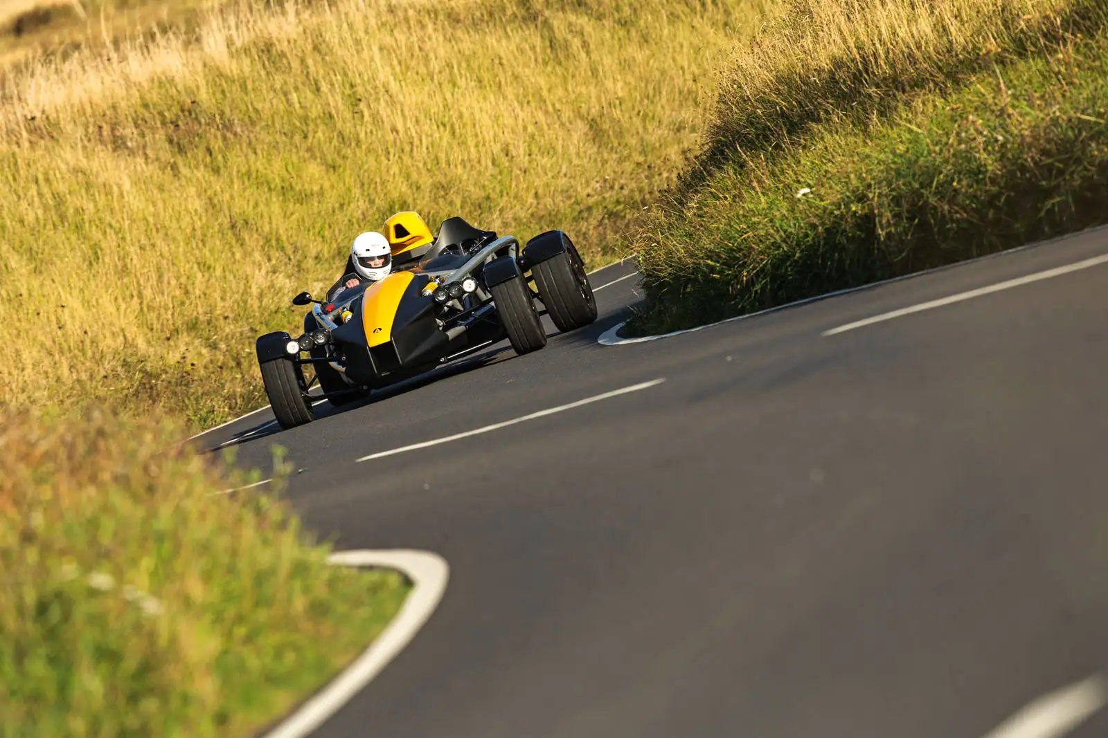 Ariel Atom 4 2019 essai routier - chicane front