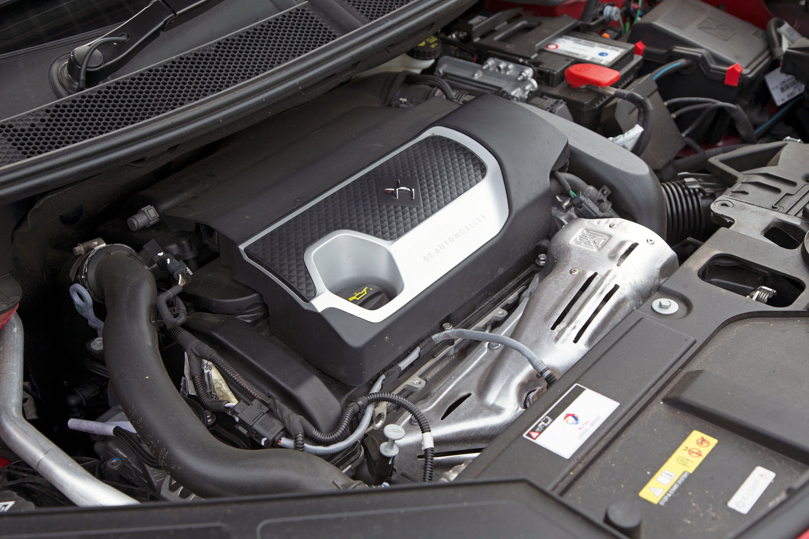 DS 7 Crossback 2018 road test review engine
