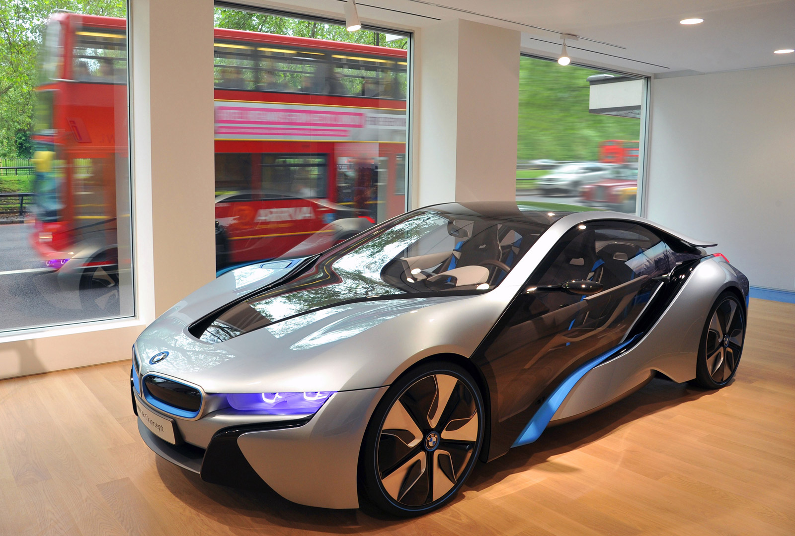 Đánh giá BMW i8  Công nghệ đỉnh cao nhưng chưa đủ thể thao