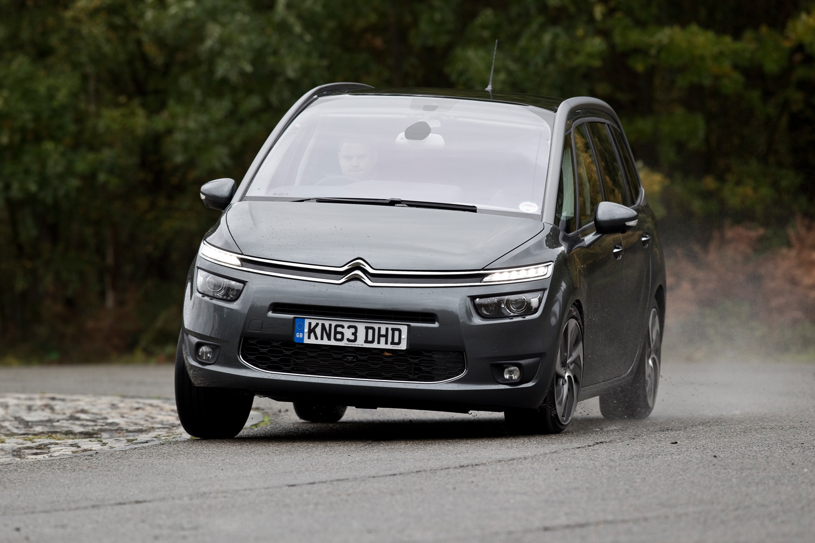 Citroën Grand C4 Picasso cornering