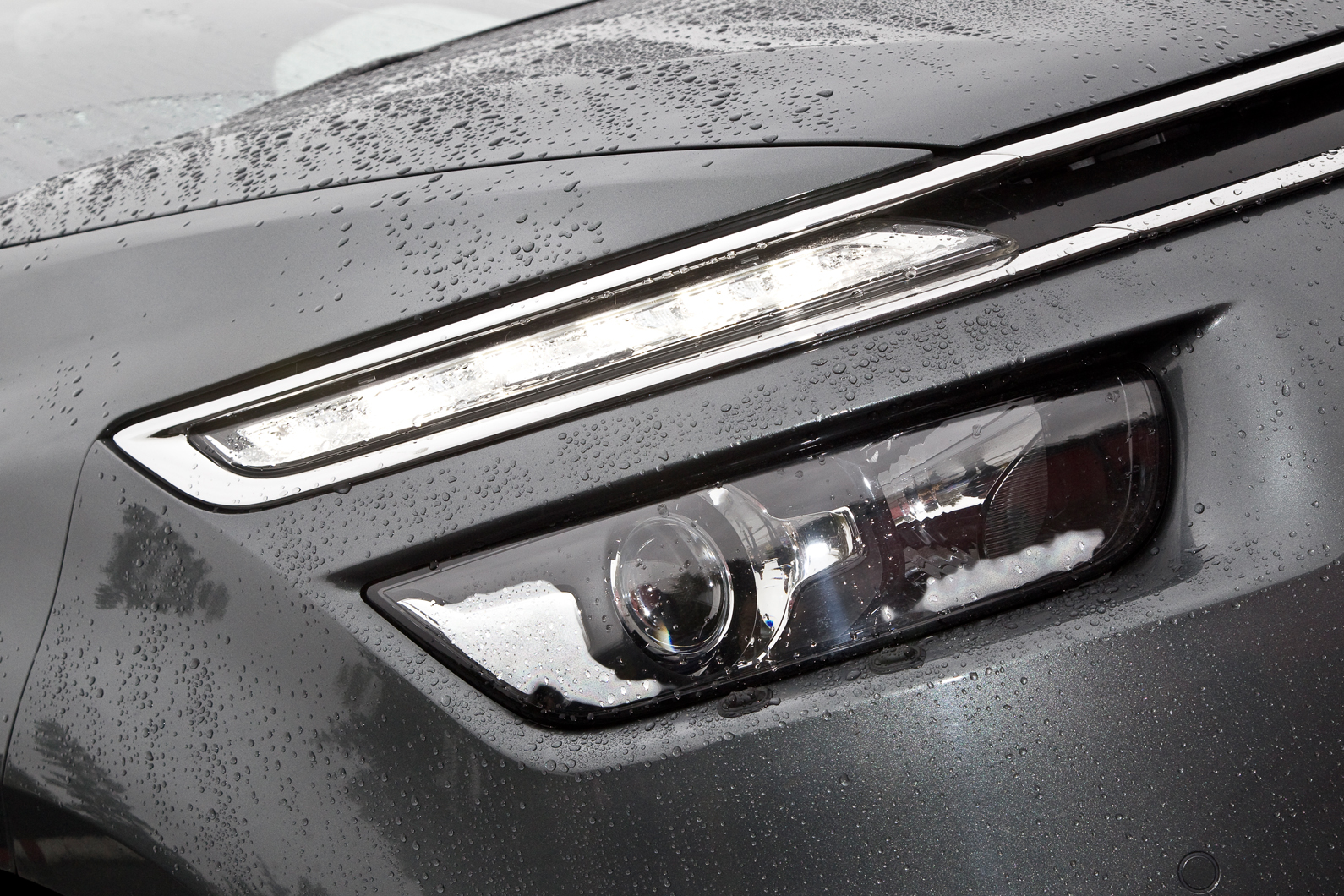 Citroën Grand C4 Picasso headlights