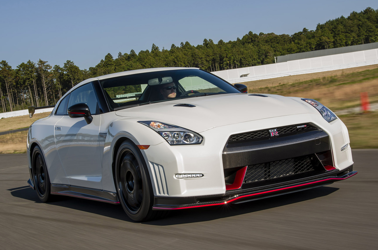 Used Nissan GT-R Nismo 2015-2016 review