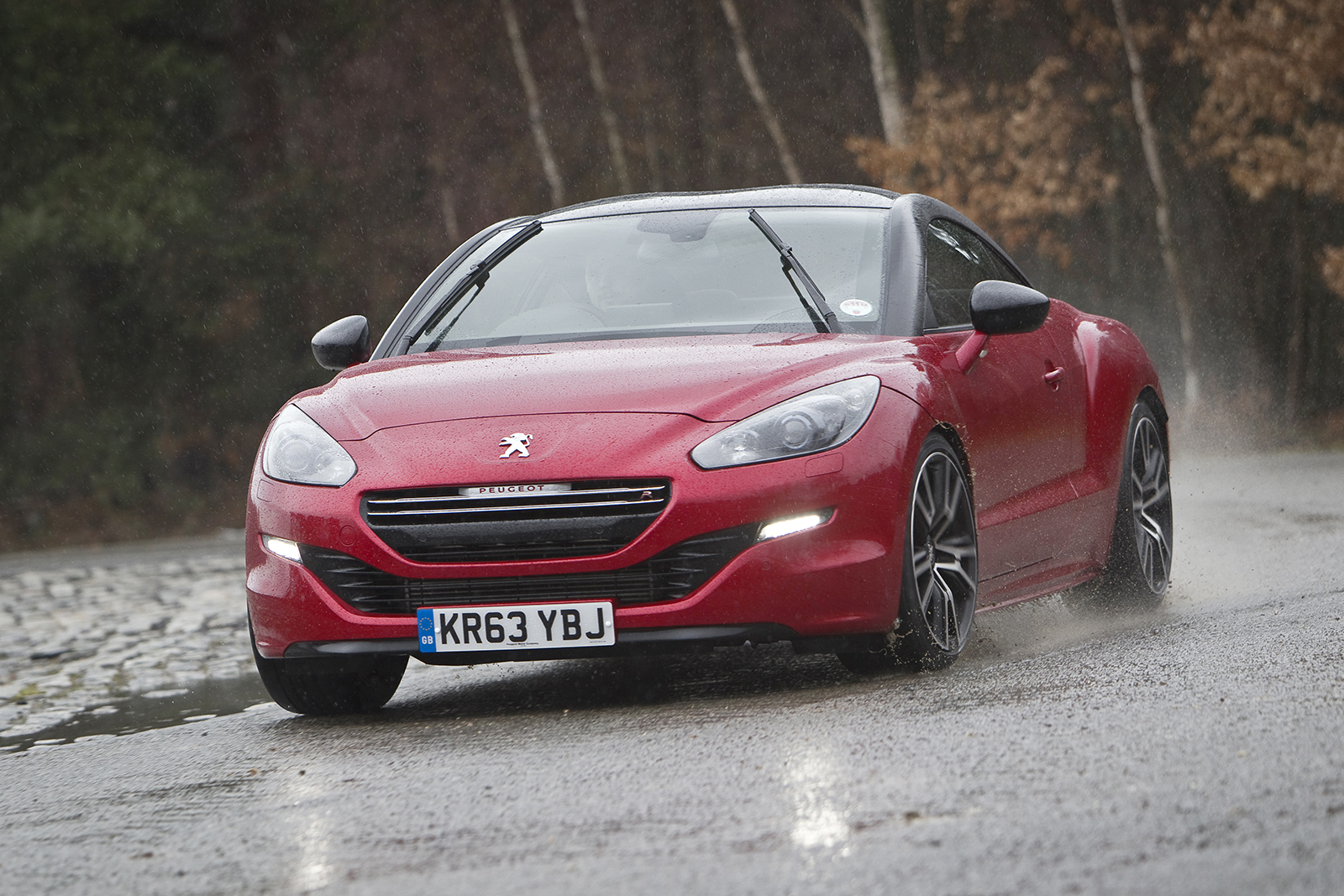 Peugeot RCZ R cornering