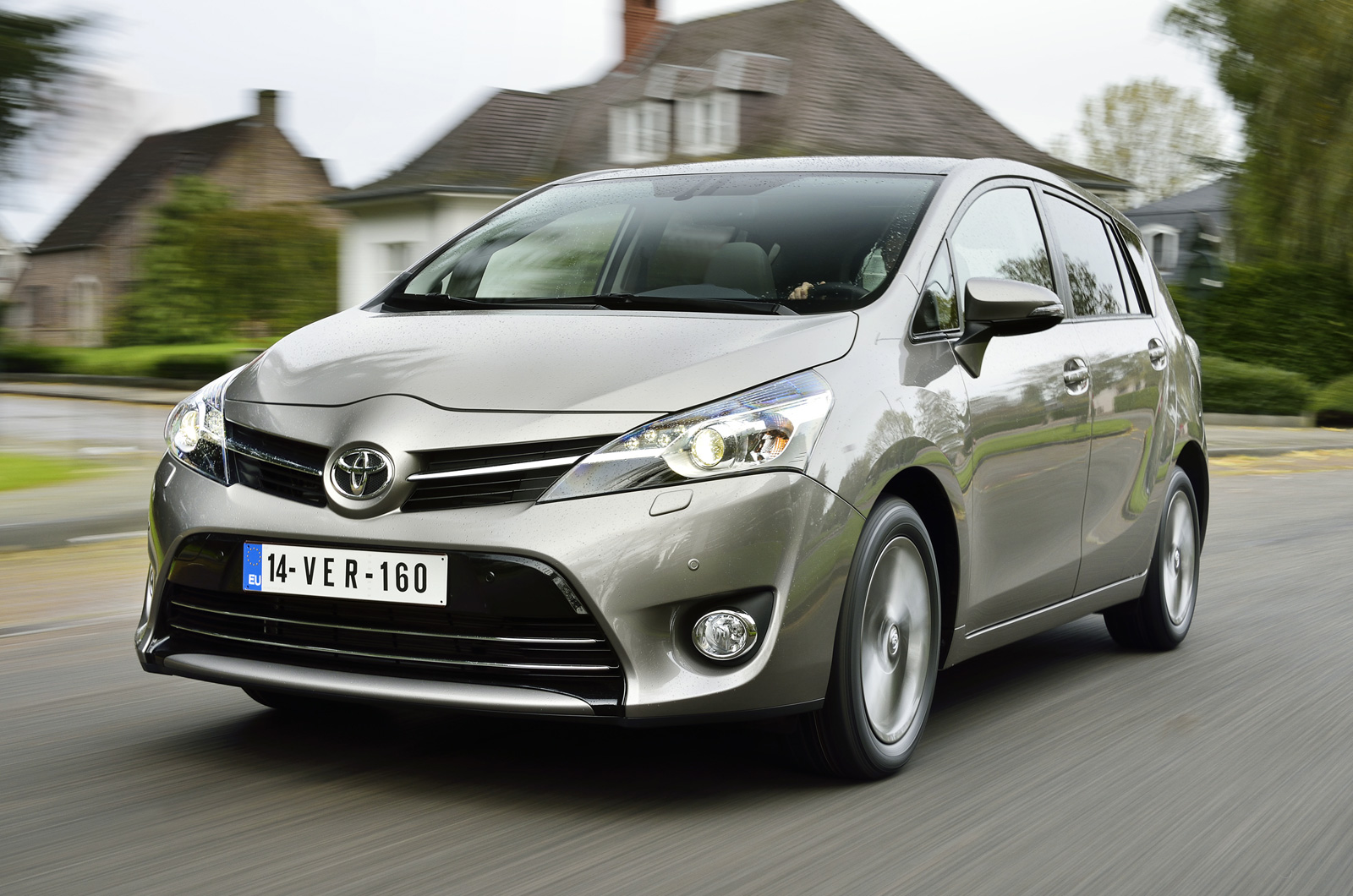 Toyota verso клуб
