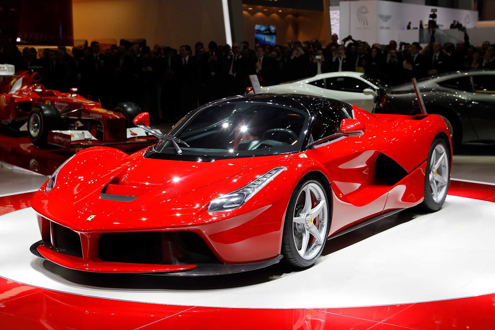Laferrari Spotted Testing Latest Pictures Autocar