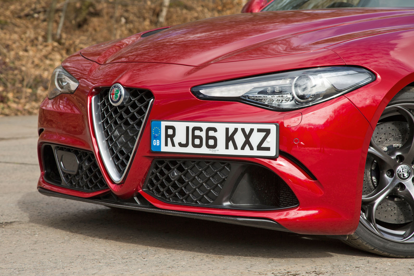 Alfa Romeo Giulia Quadrifoglio front grille