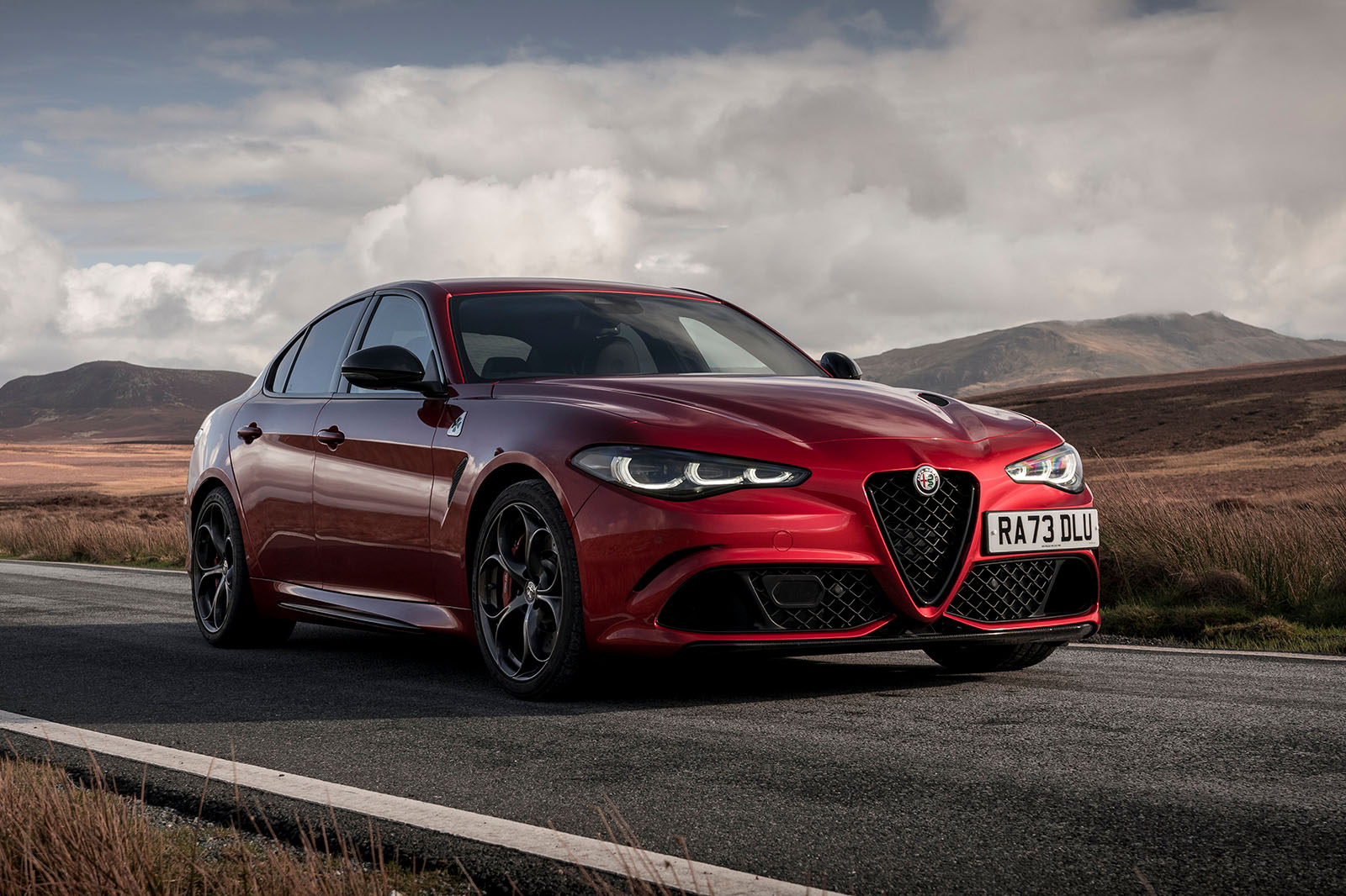 alfa romeo giulia qv review 2024 27 front static