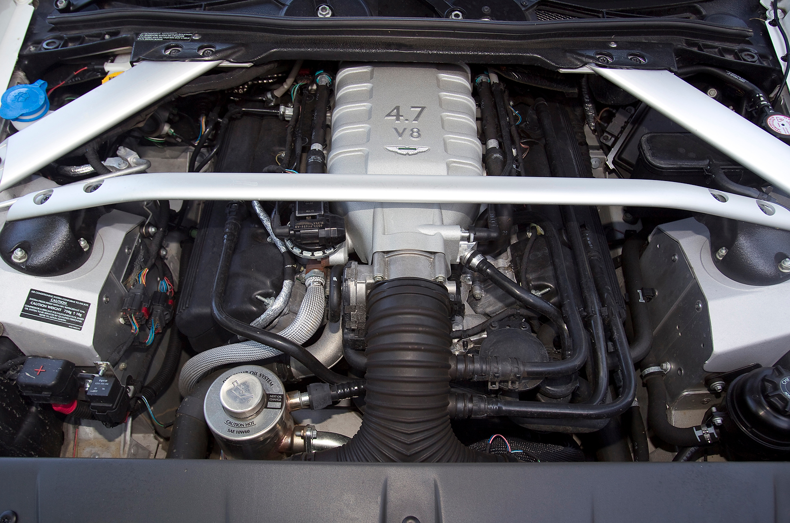 4.7-litre engine Aston Martin V8 Vantage