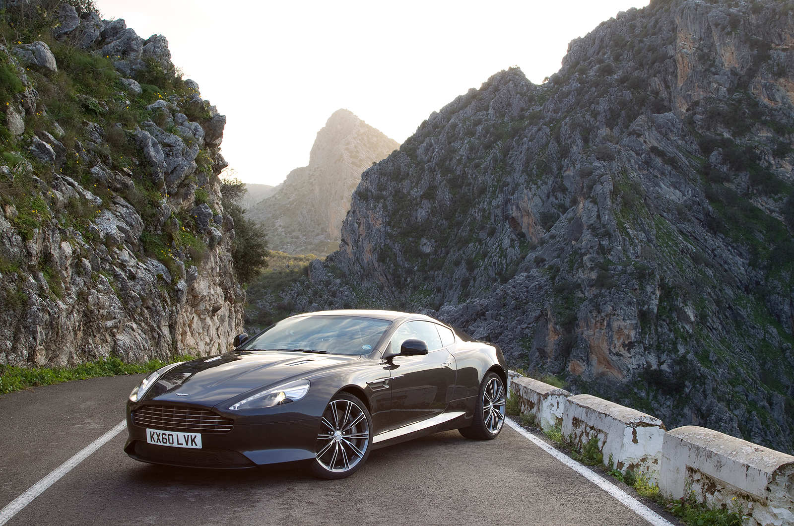 3.5 star Aston Martin Virage