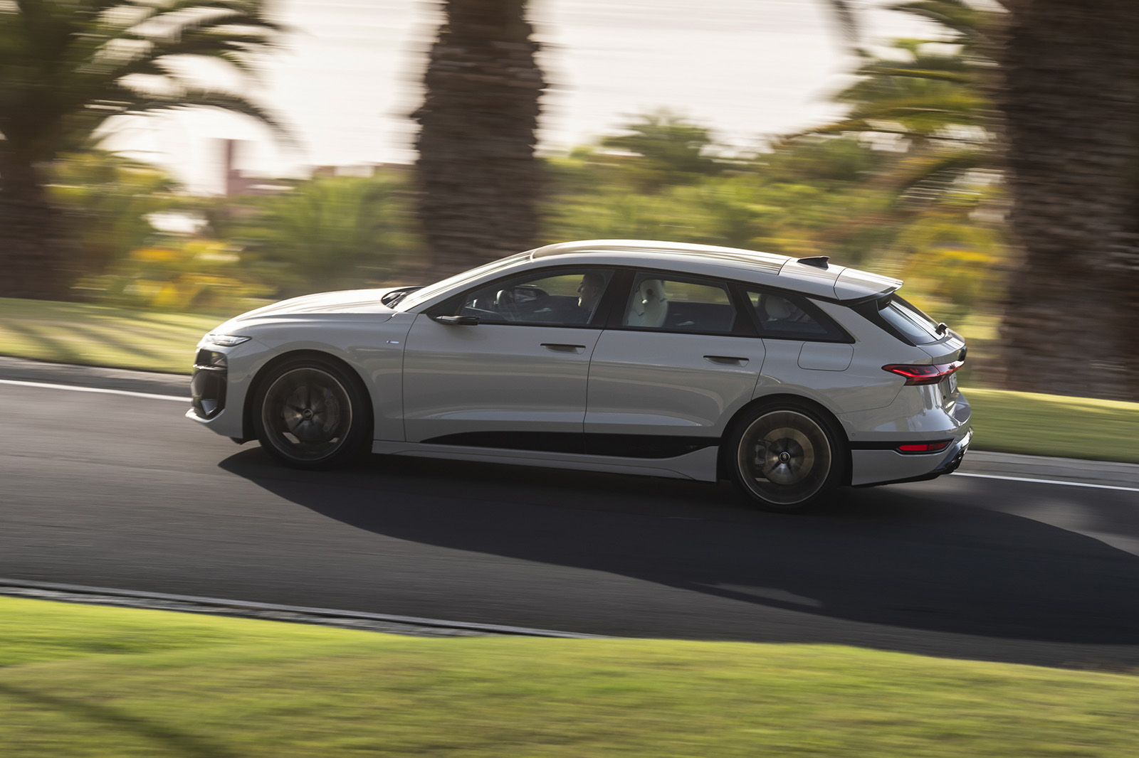 audi a6 e tron review 20 24 02 side panning audi a6 e tron review 20 24 02 side panning