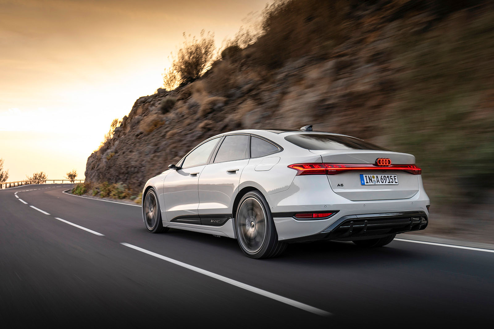 audi a6 e tron review 20 24 09 rear tracking audi a6 e tron avis 20 24 09 rear tracking