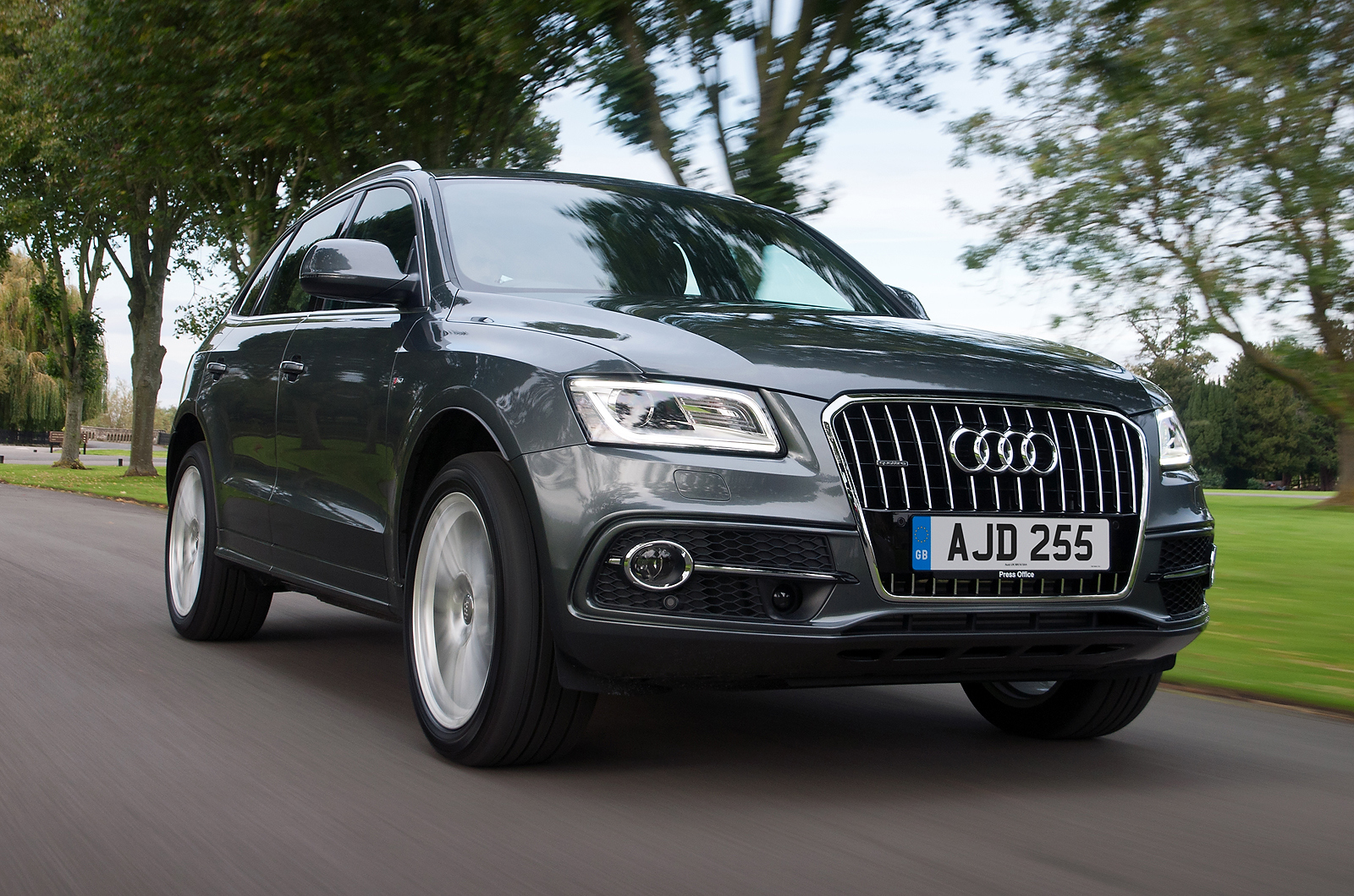 https://www.autocar.co.uk/sites/autocar.co.uk/files/audi-q5-facelift-1.jpg