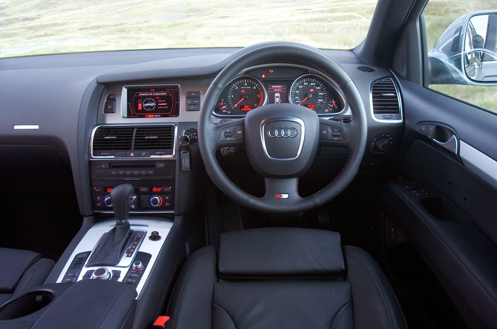 Audi Q7 dashboard