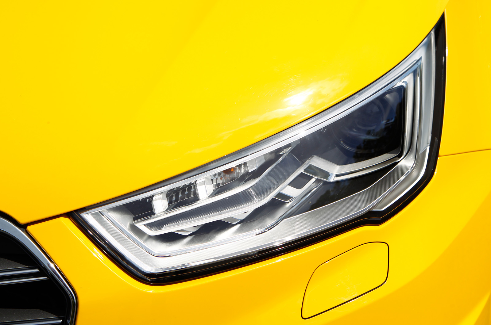 Audi S1 Xenon-plus lights