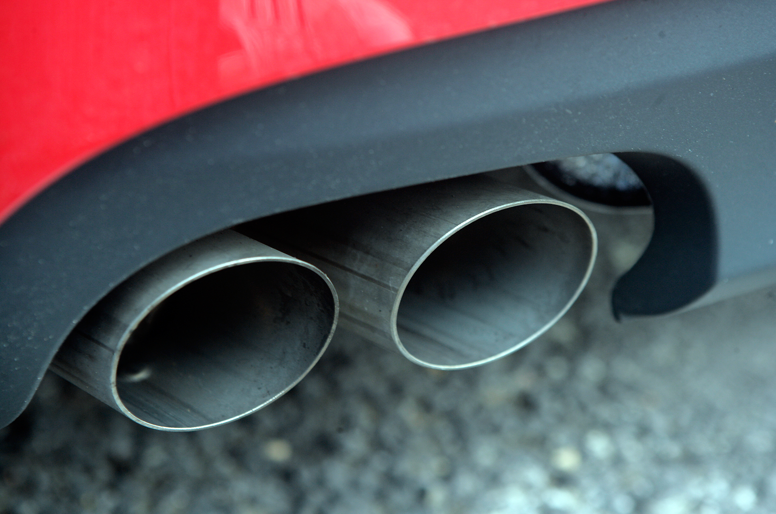 Audi TT dual-exhaust