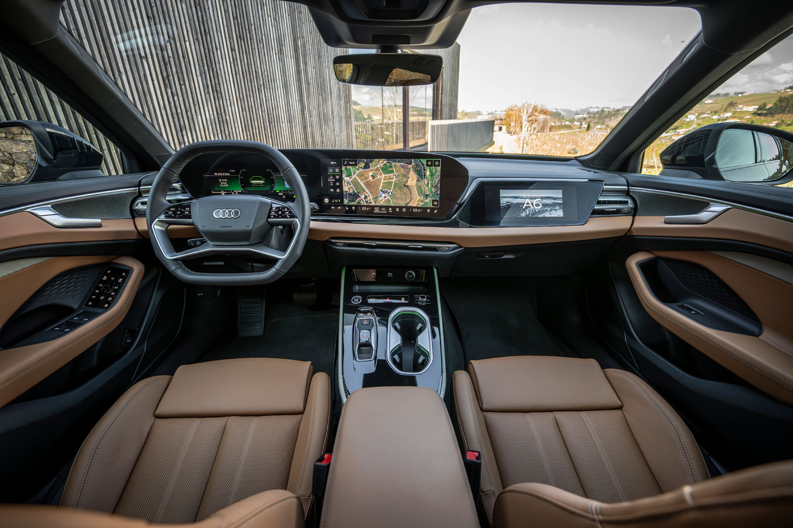 Audi A6 Avant ICE 2025 Review dash 40