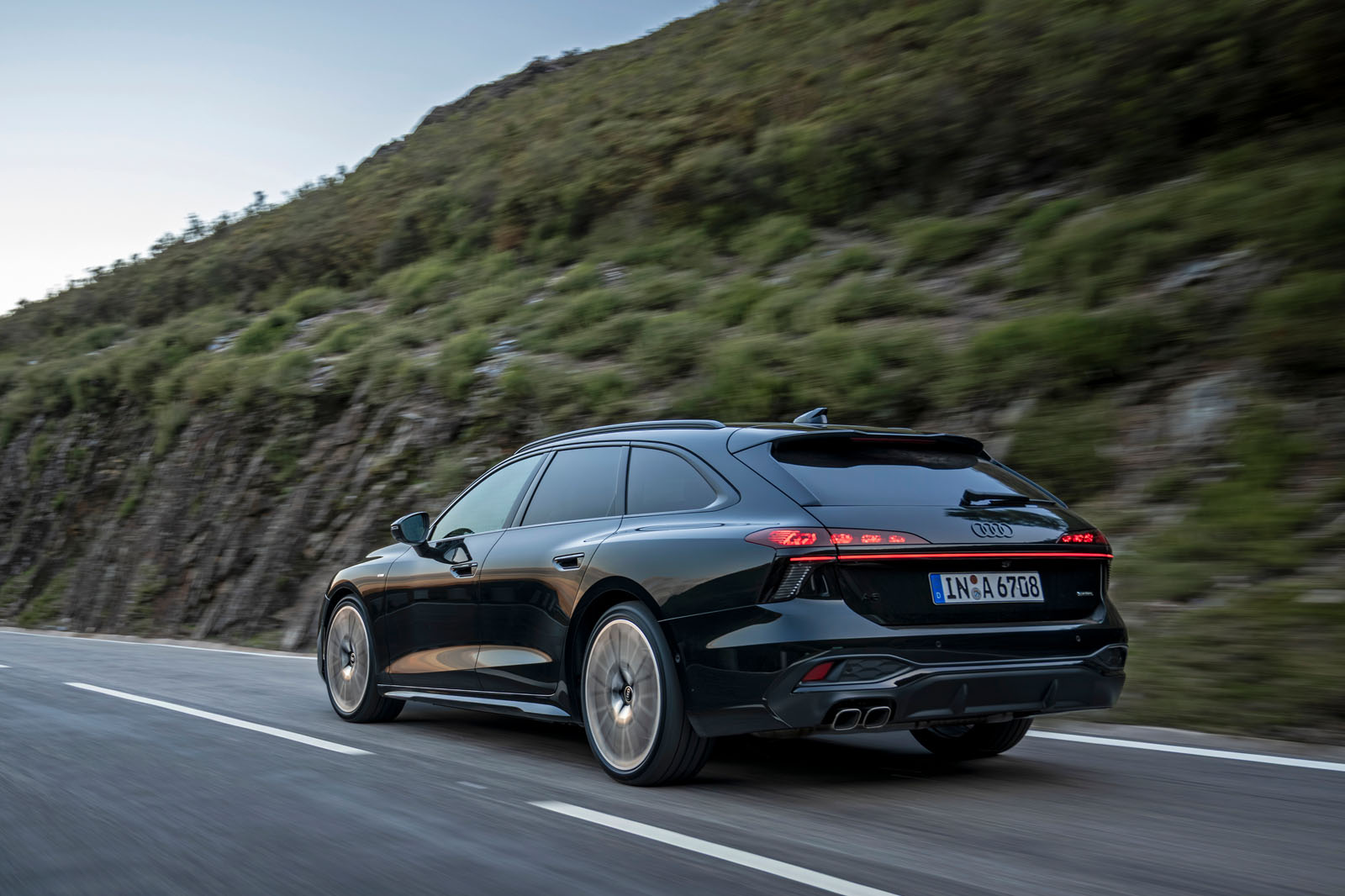 Audi A6 Avant ICE 2025 Review rear tracking 25
