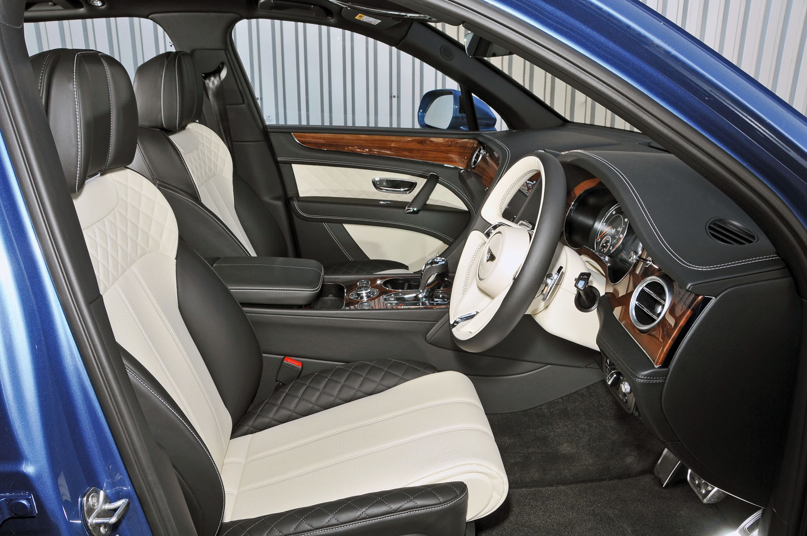 Bentley Bentayga Diesel interior
