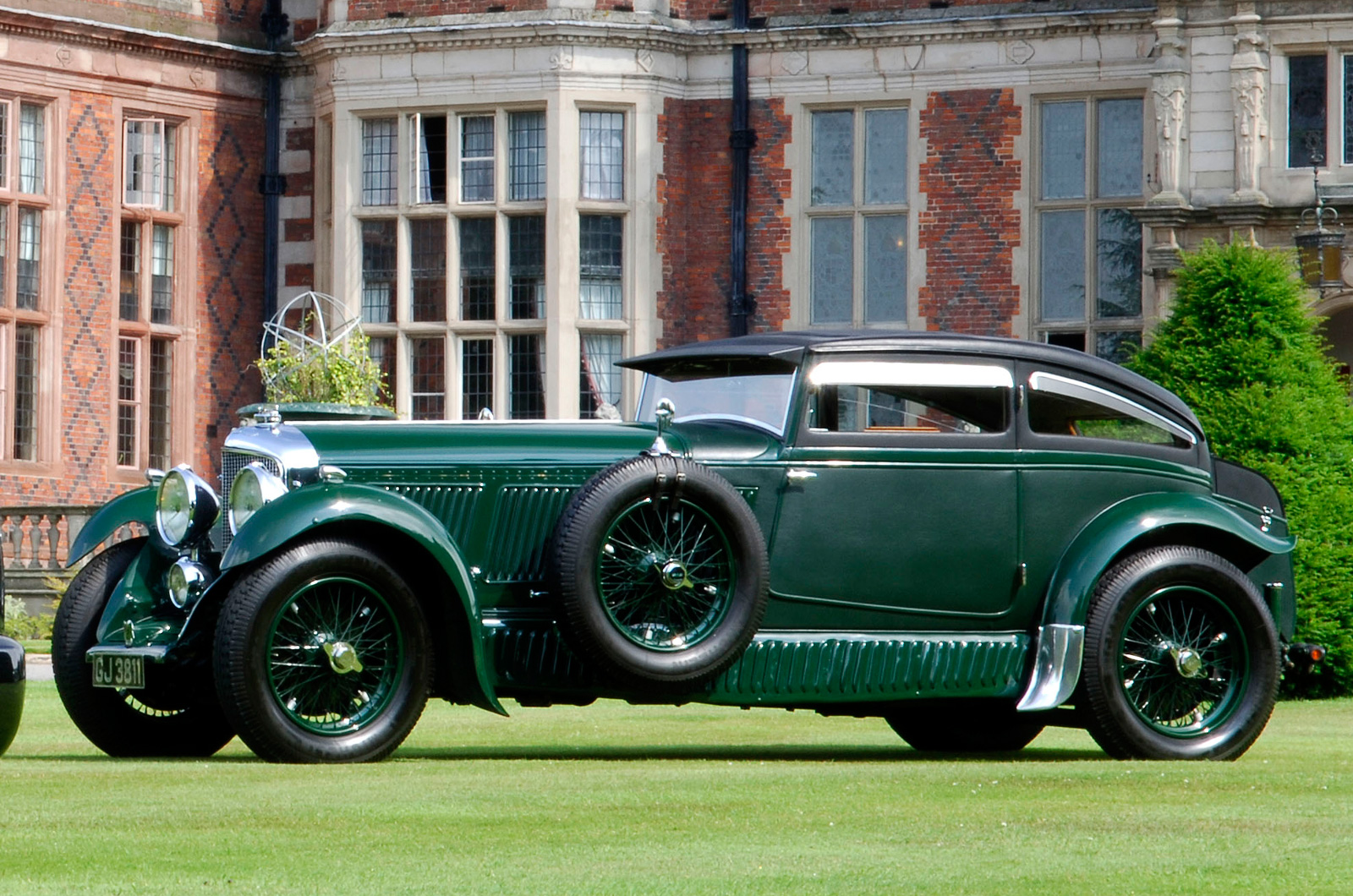 Bentley blue train