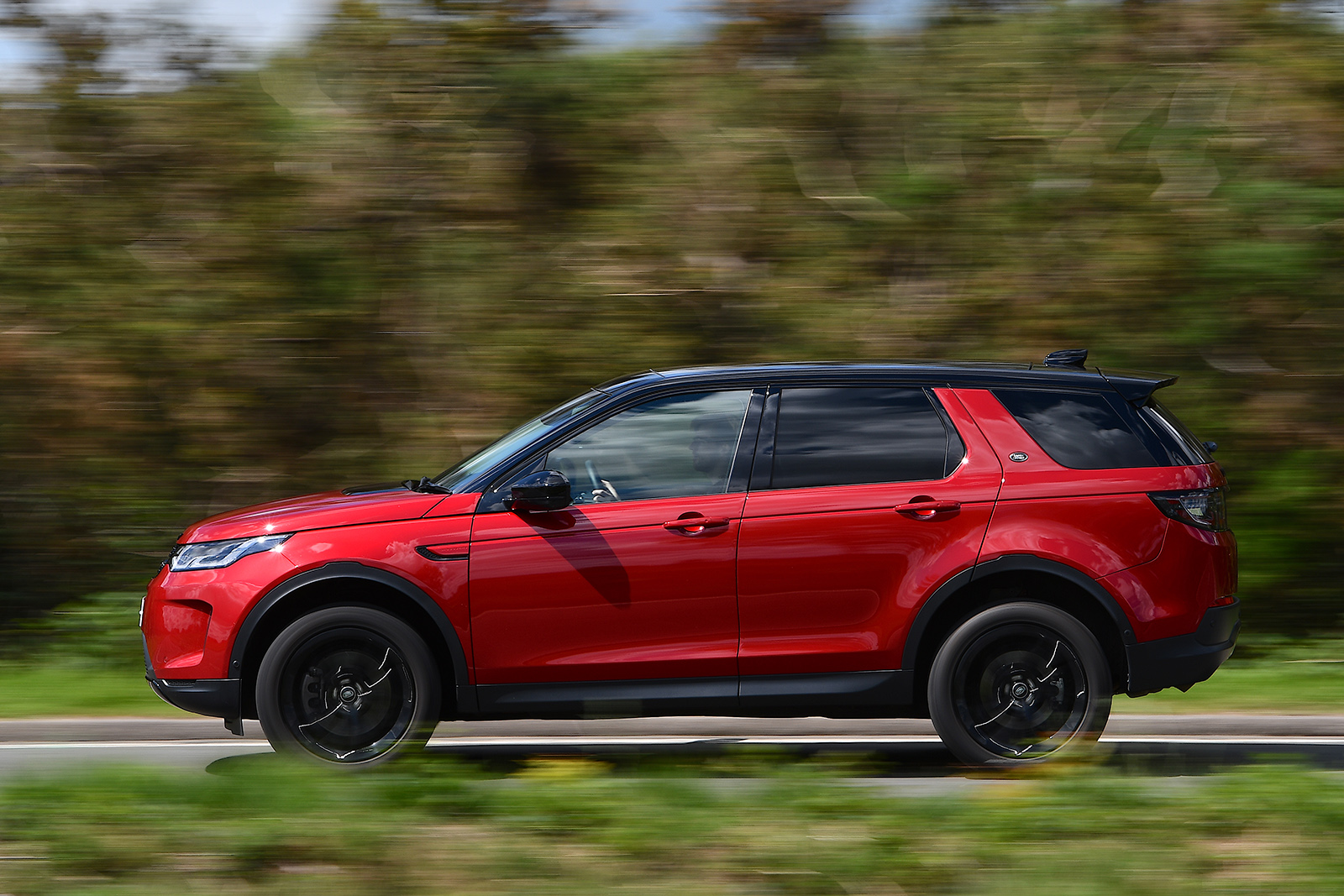https://www.autocar.co.uk/Best%20family%20car%20Land%20Rover%20Discovery%20Sport