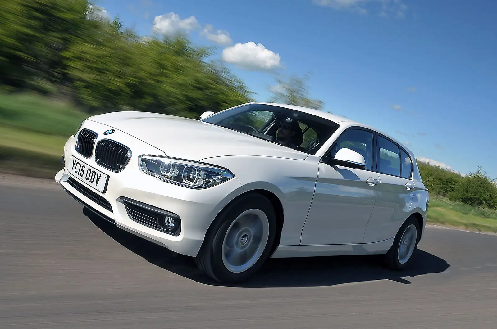 Photo Comparison: BMW F20 1 Series Facelift versus BMW F20 1