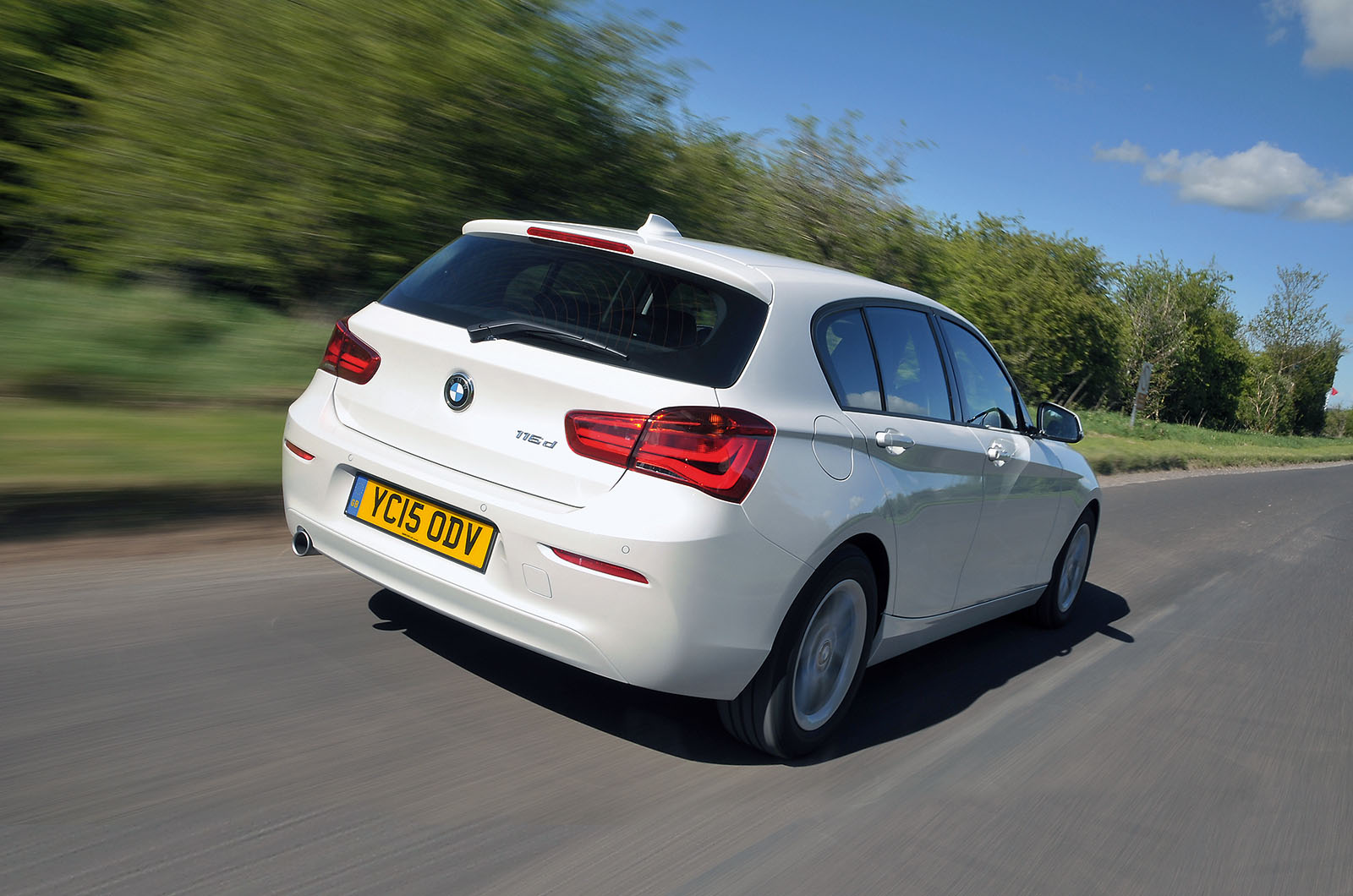 BMW 1 Series rear Road