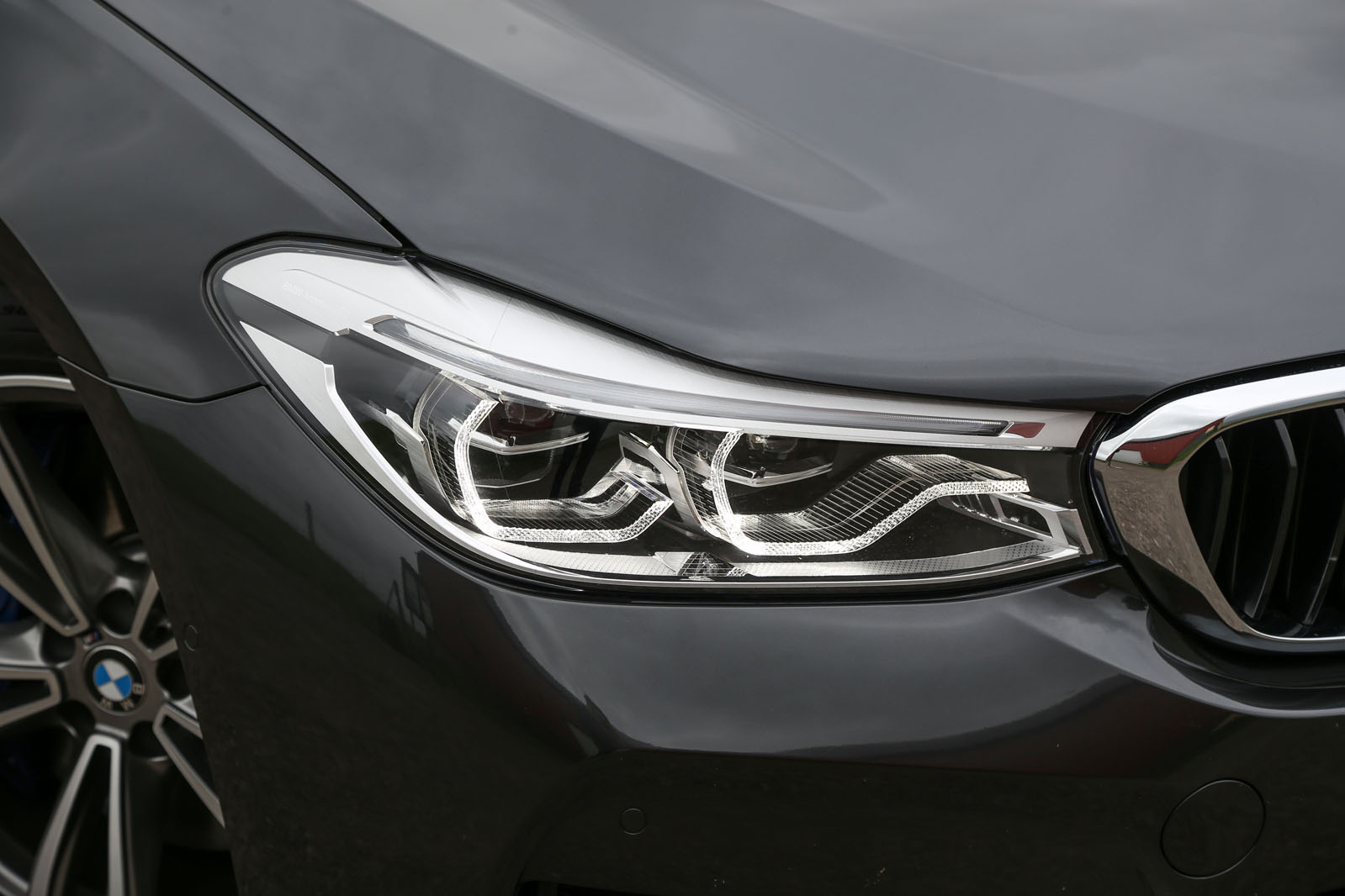 BMW 6 Series Gran Turismo LED headlights