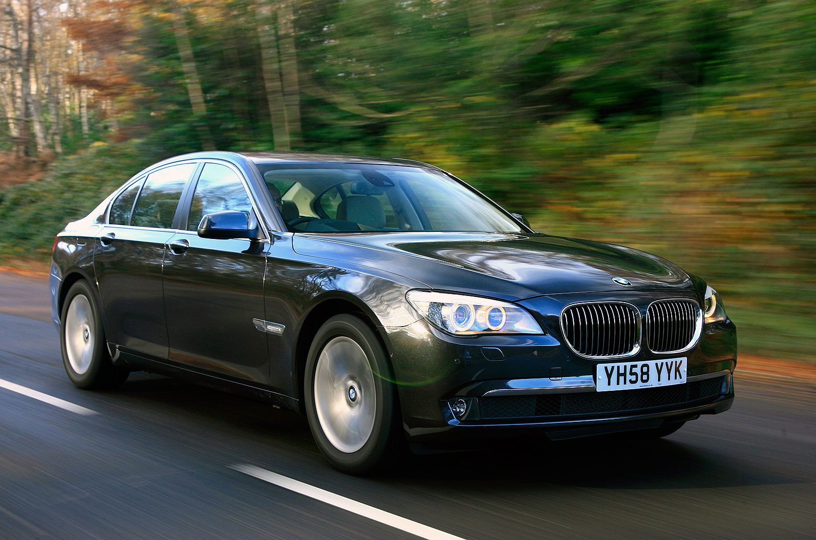 BMW 7 series 2012 F01/02 (2012 - 2015) reviews, technical data, prices