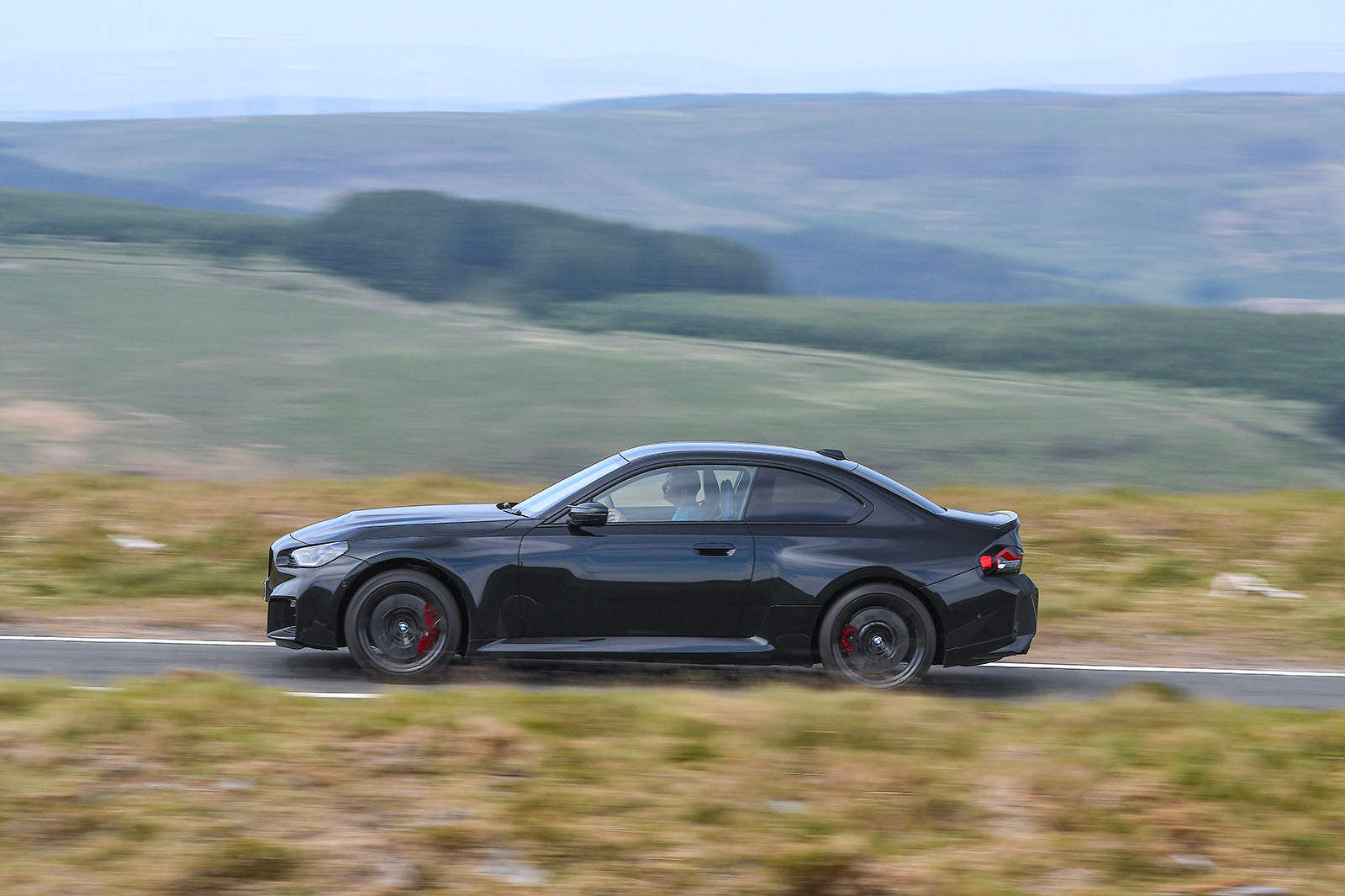 bmw m2 road test review 2023 02 panning side