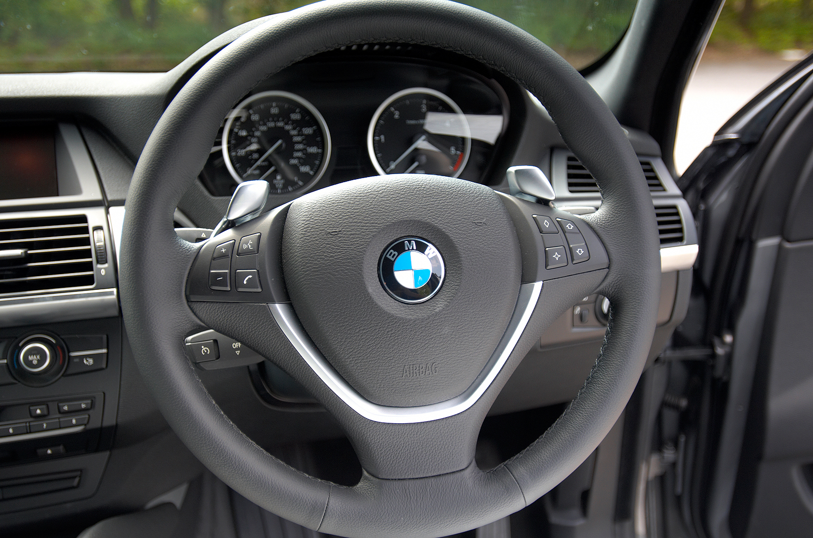 BMW X6 steering wheel