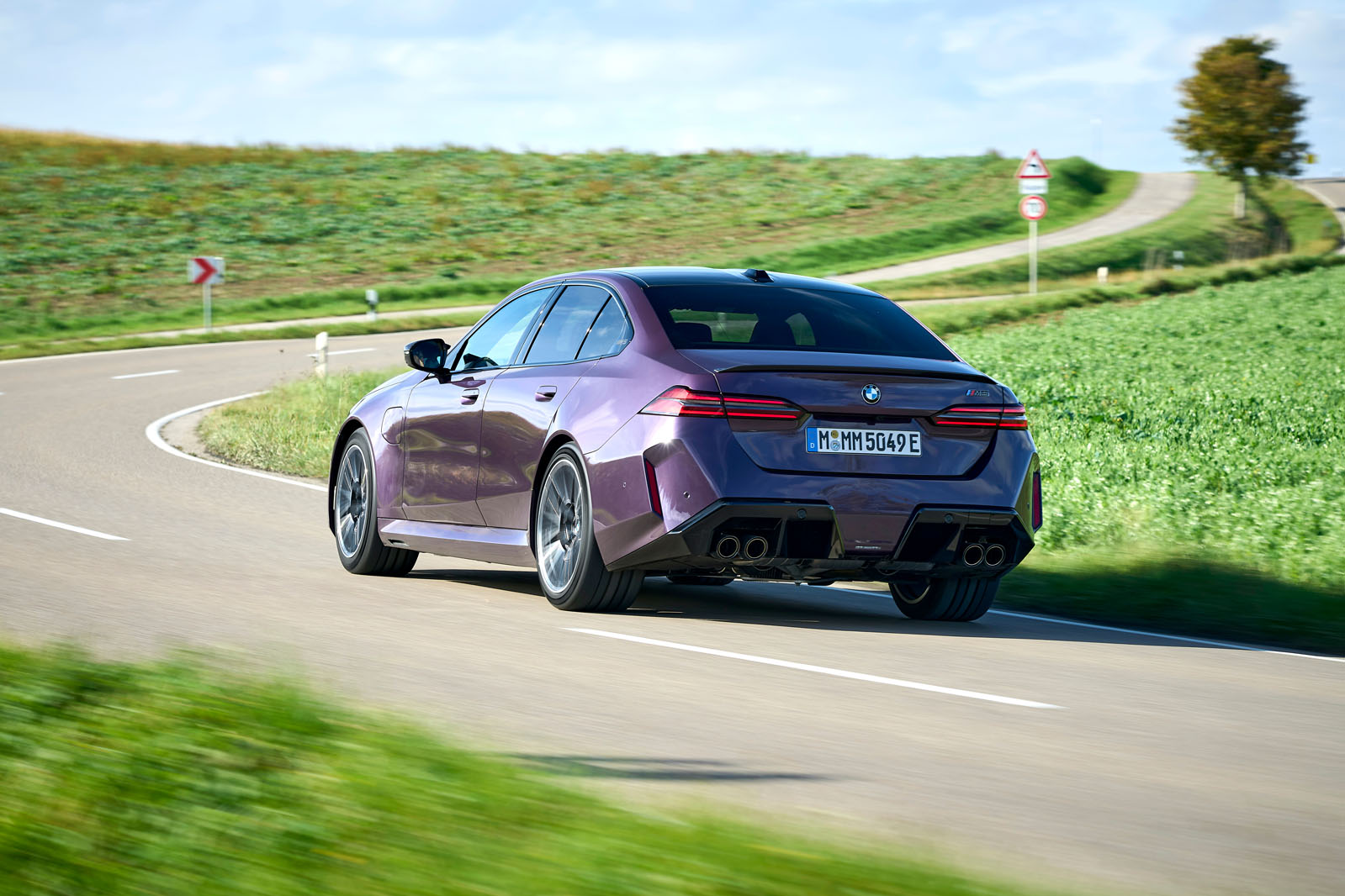 BMW M5 2024 Critique de l'angle arrière 024 BMW M5 2024 essai arrière 024