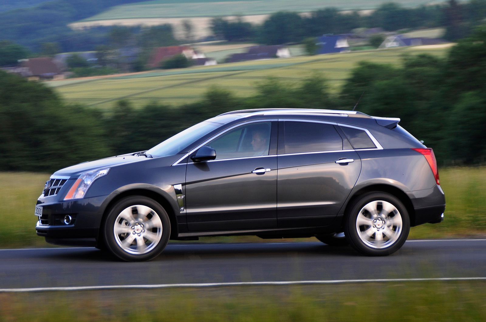 Cadillac Srx 07 08 Review 21 Autocar