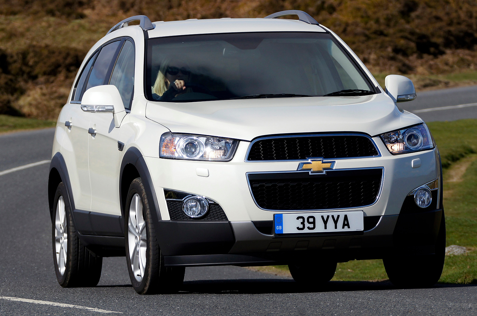 Chevrolet Captiva cornering