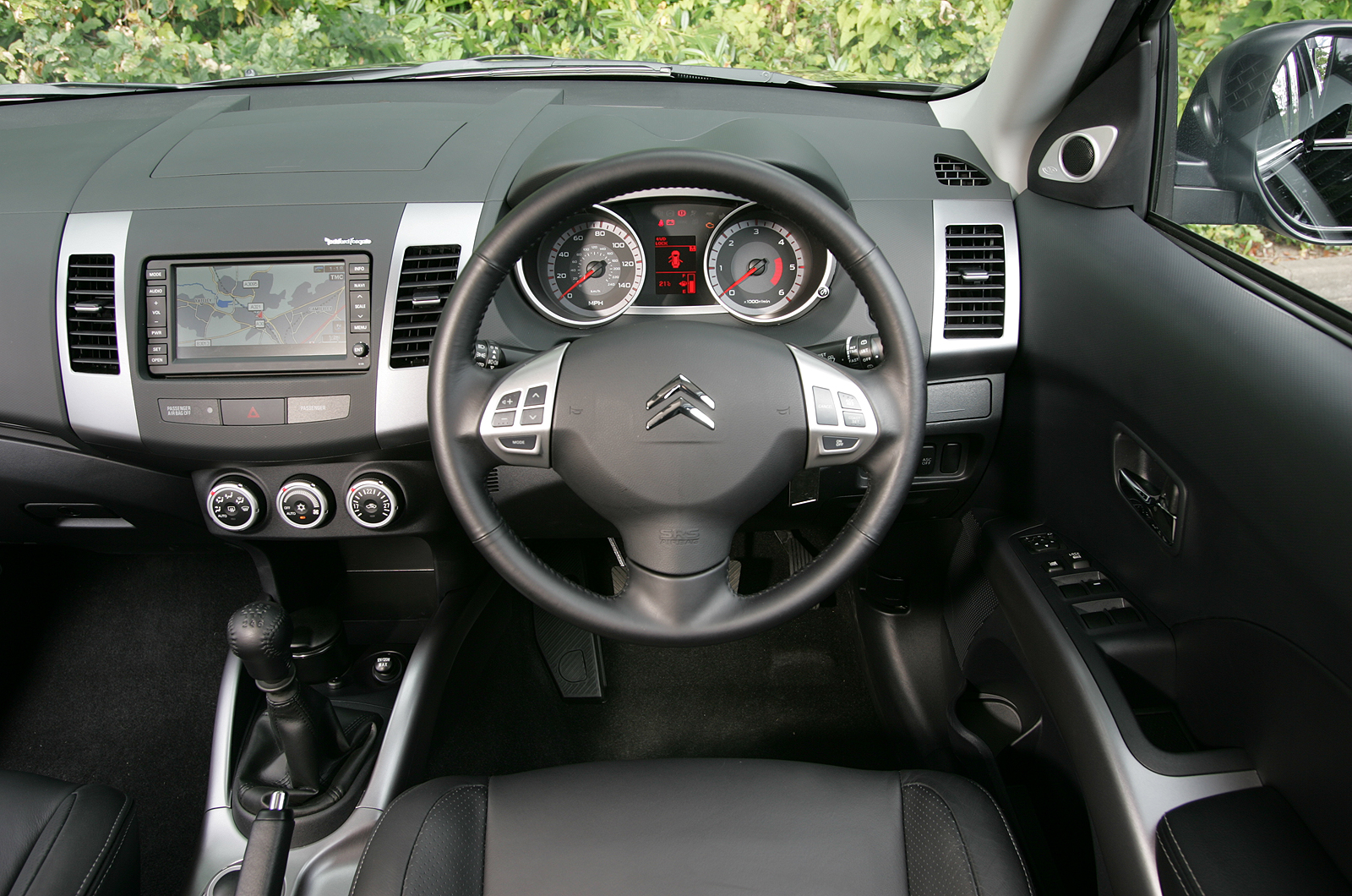 Citroën C-Crosser interior