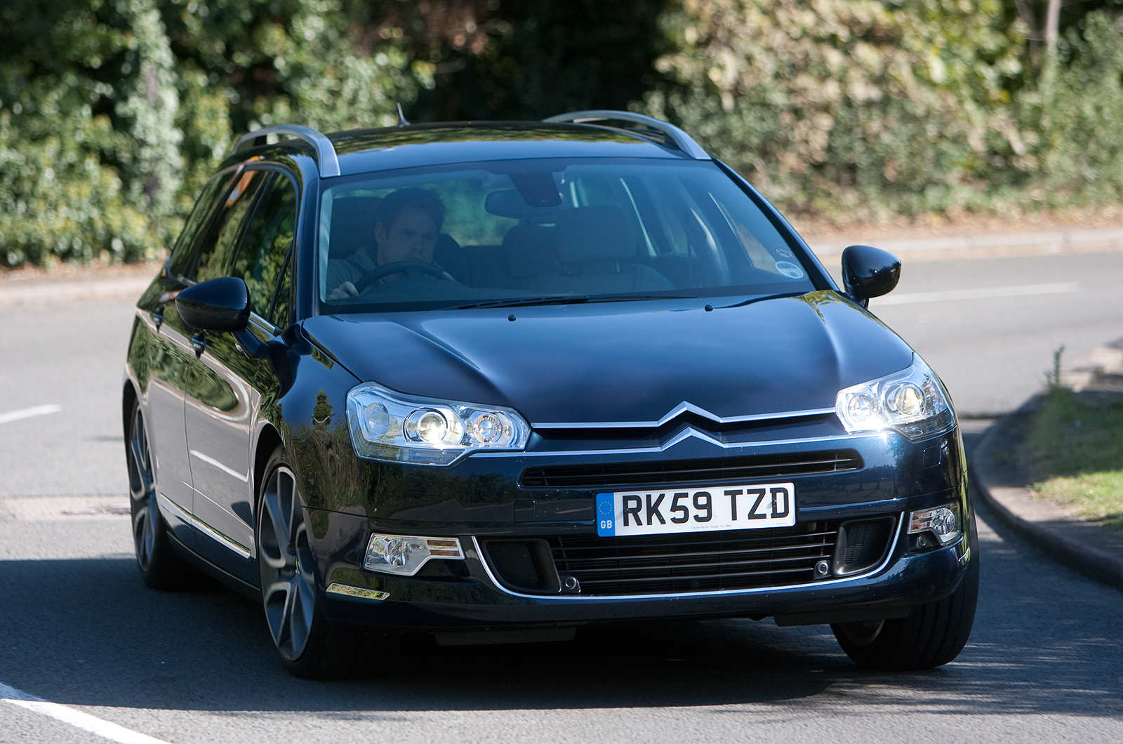 File:Geneva MotorShow 2013 - Citroen C5 front right.jpg