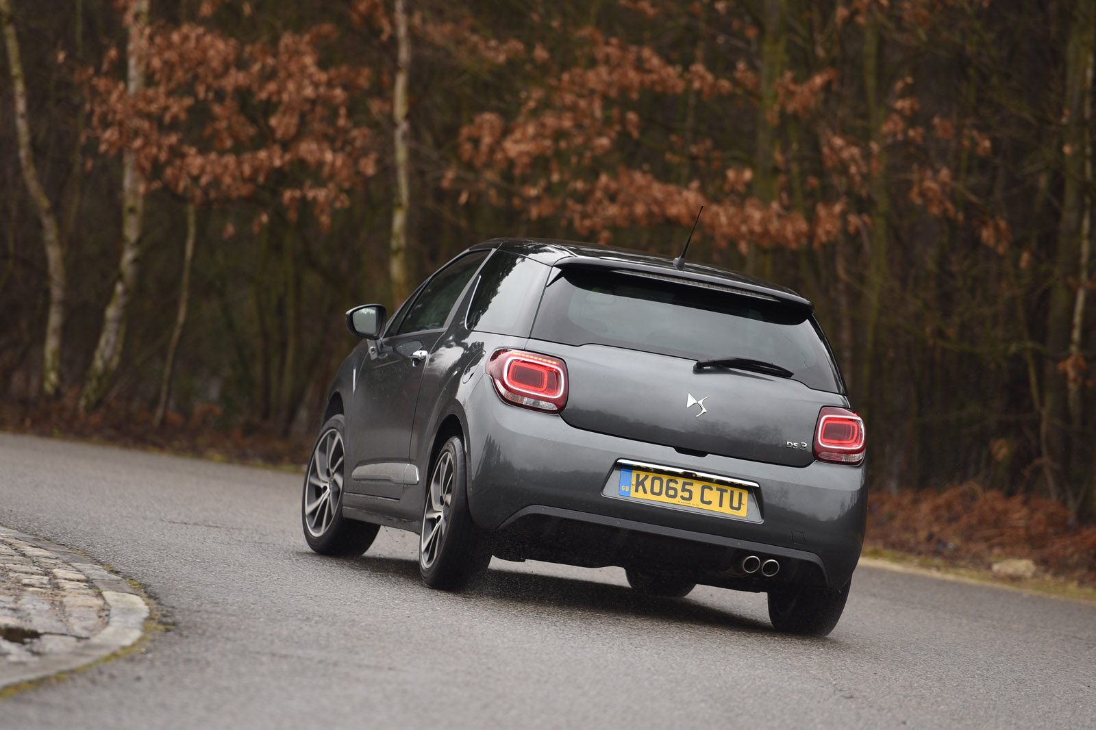 DS 3 rear cornering