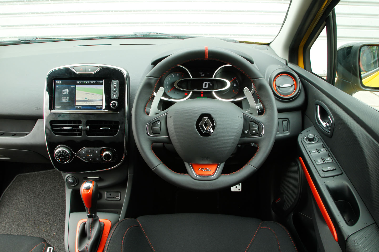 Renault Clio RS dashboard
