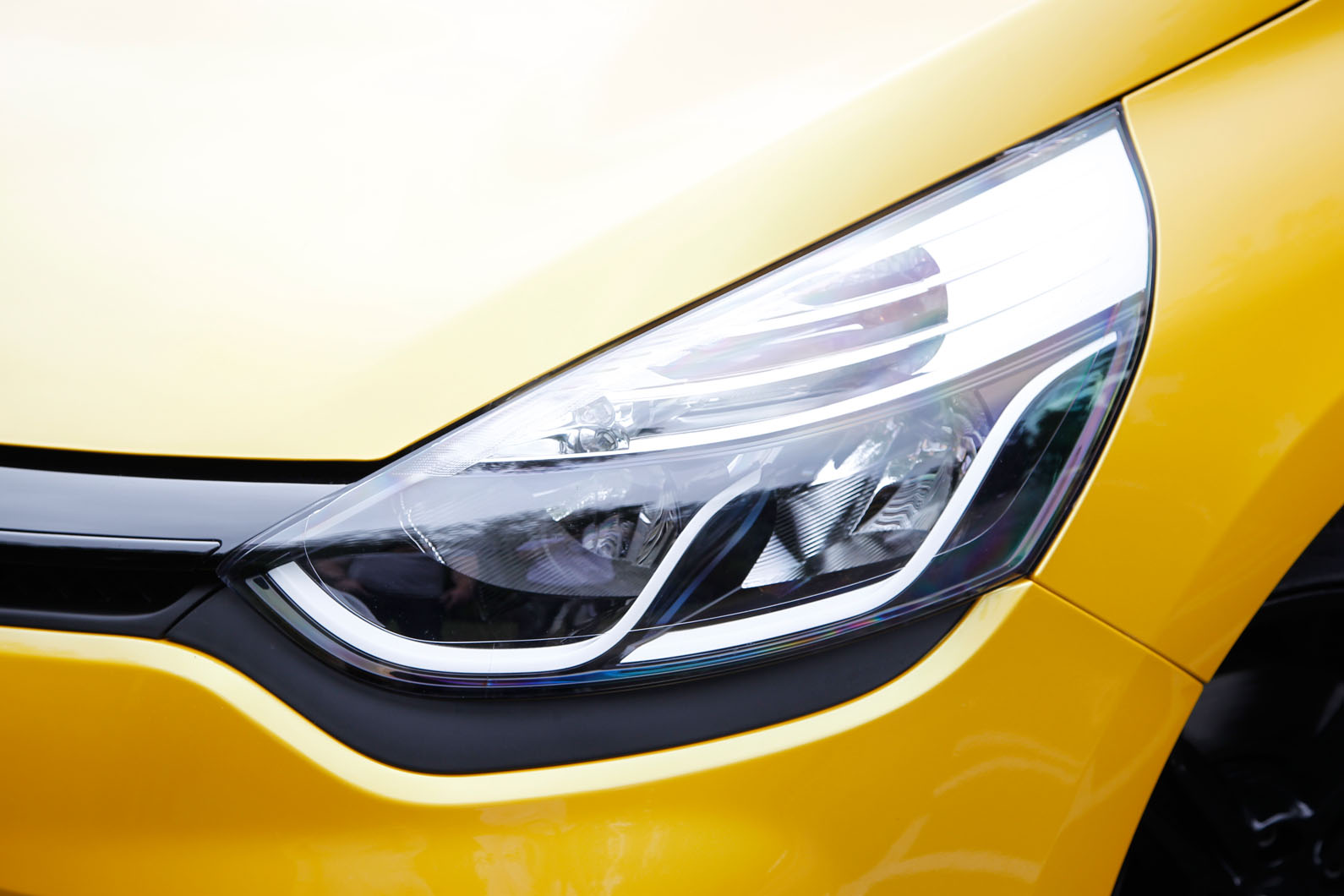 Renault Clio RS headlight