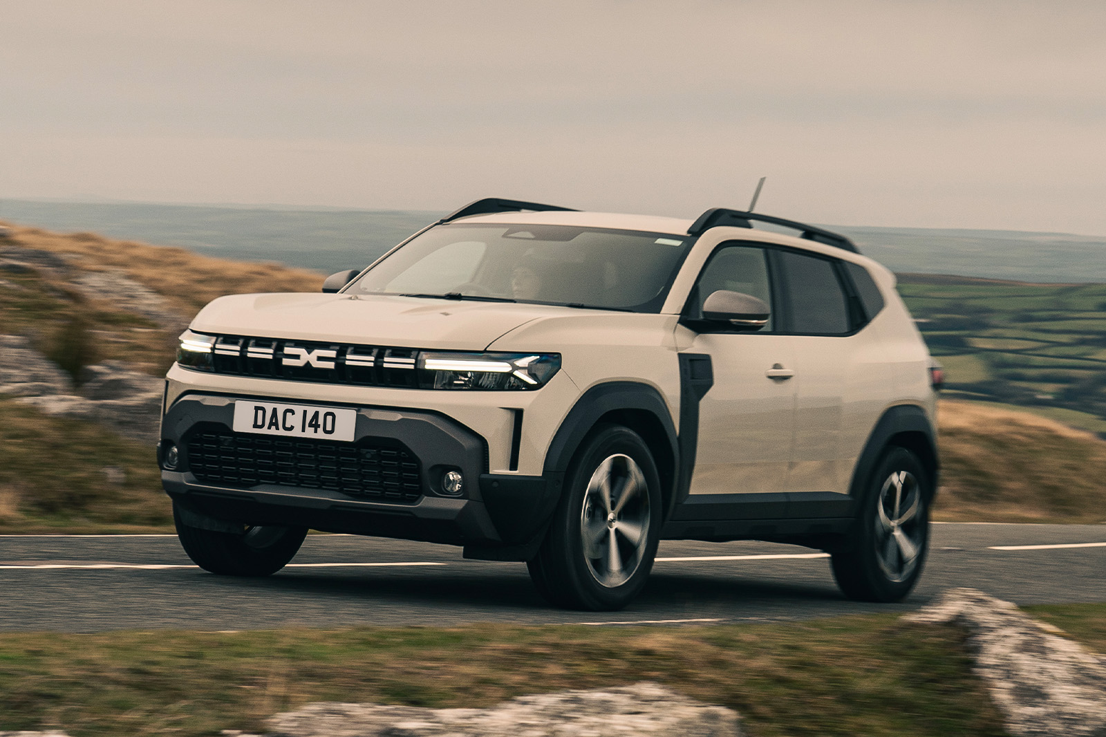 Dacia Duster : avis sur l'avant sur la route Dacia Duster avis avant sur la route