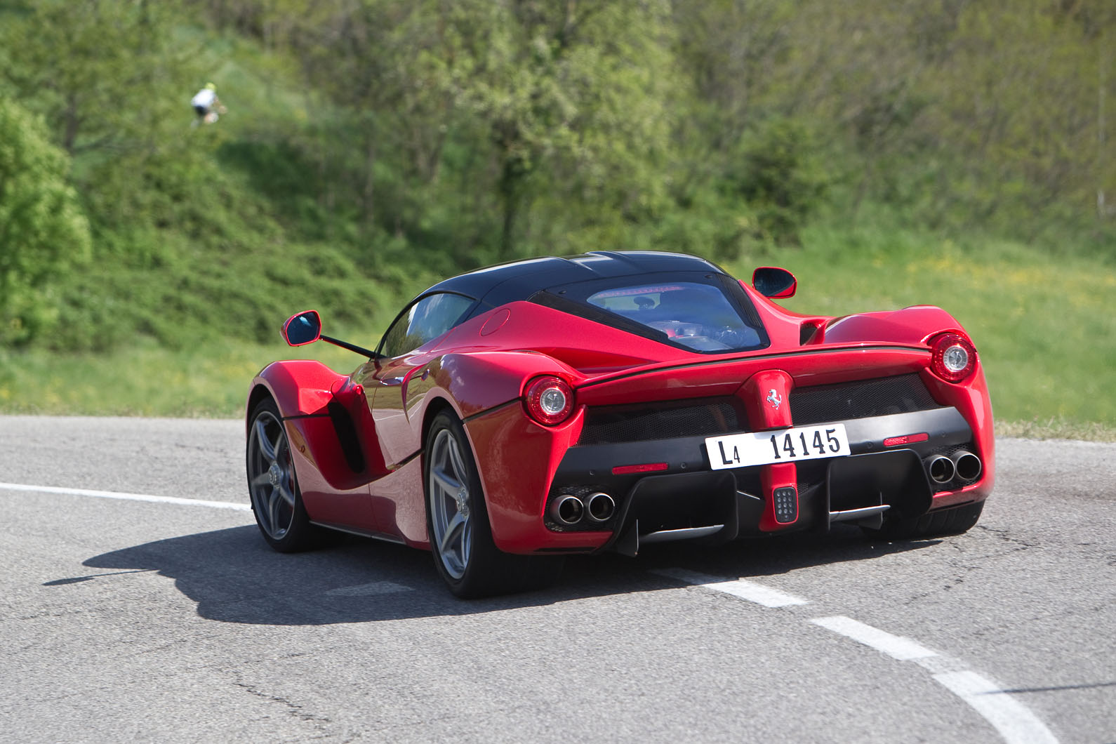 Ferrari LaFerrari rear cornering