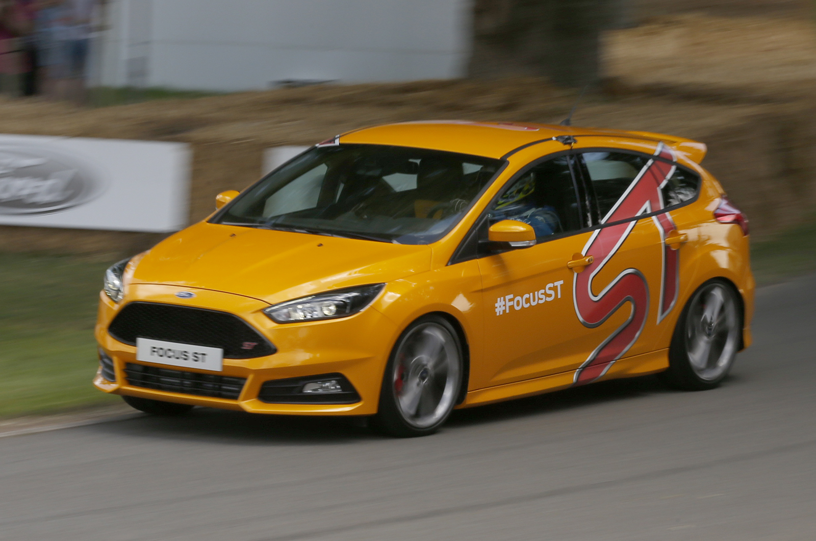 Revised Ford Focus ST revealed