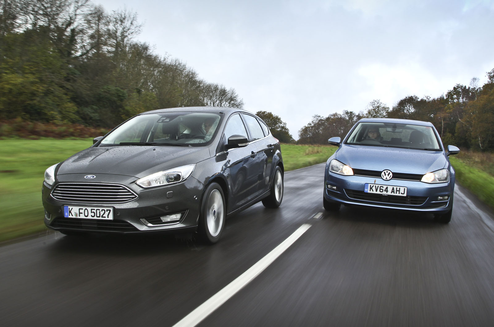 Nutteloos ongeduldig Factureerbaar Comparison: Ford Focus versus Volkswagen Golf | Autocar