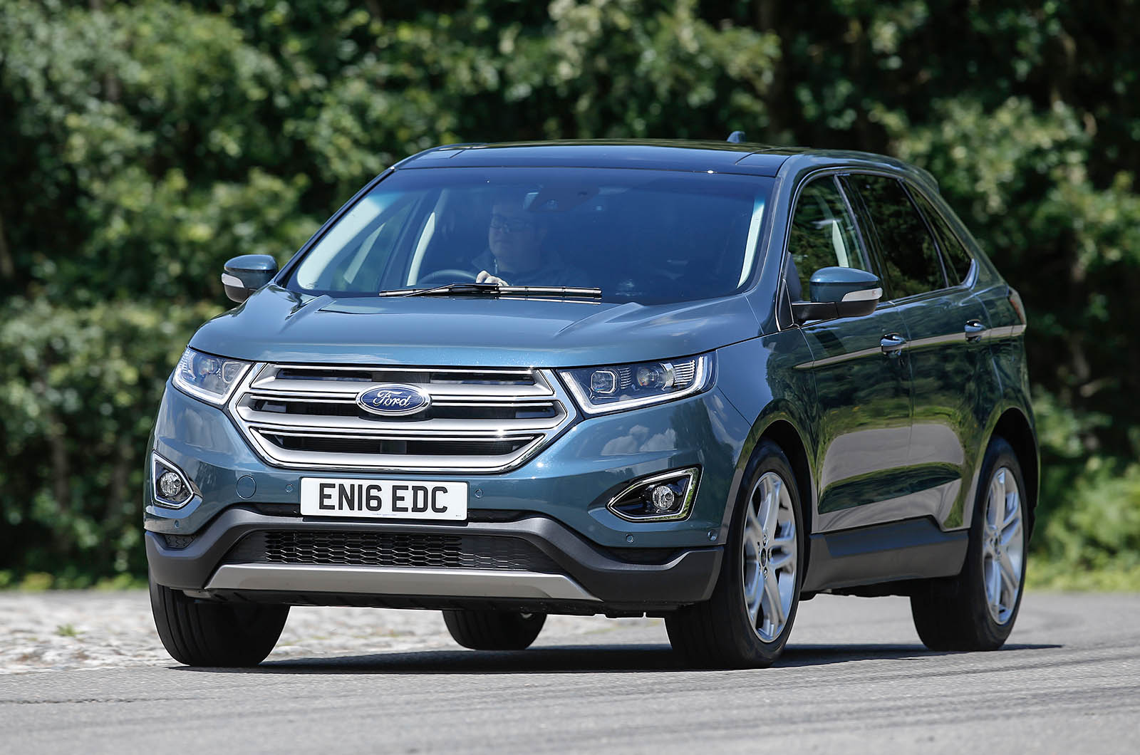 Ford Edge cornering