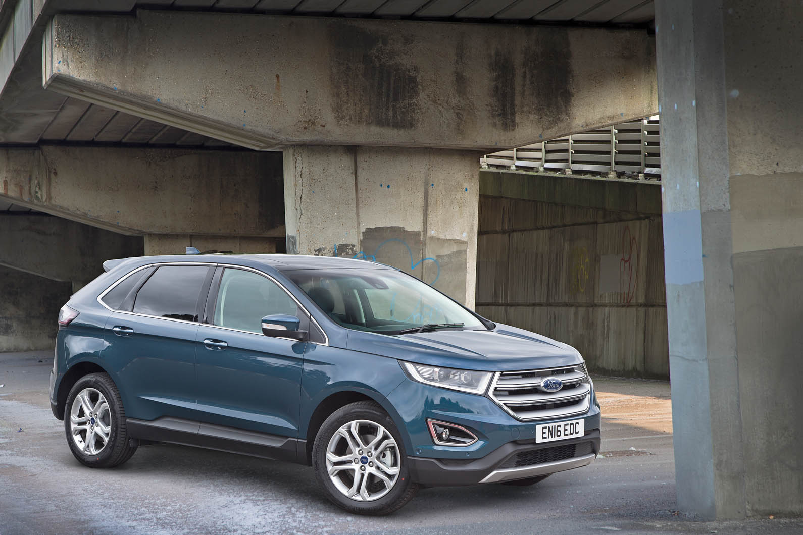 3.5 star Ford Edge 2.0 TDCi Titanium