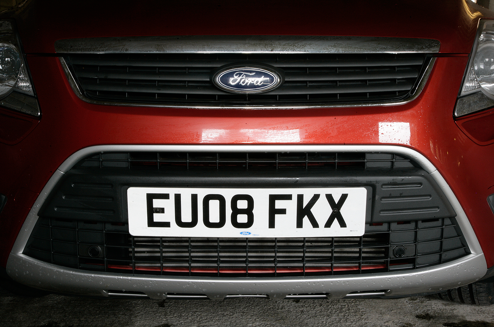 Ford Kuga front grille