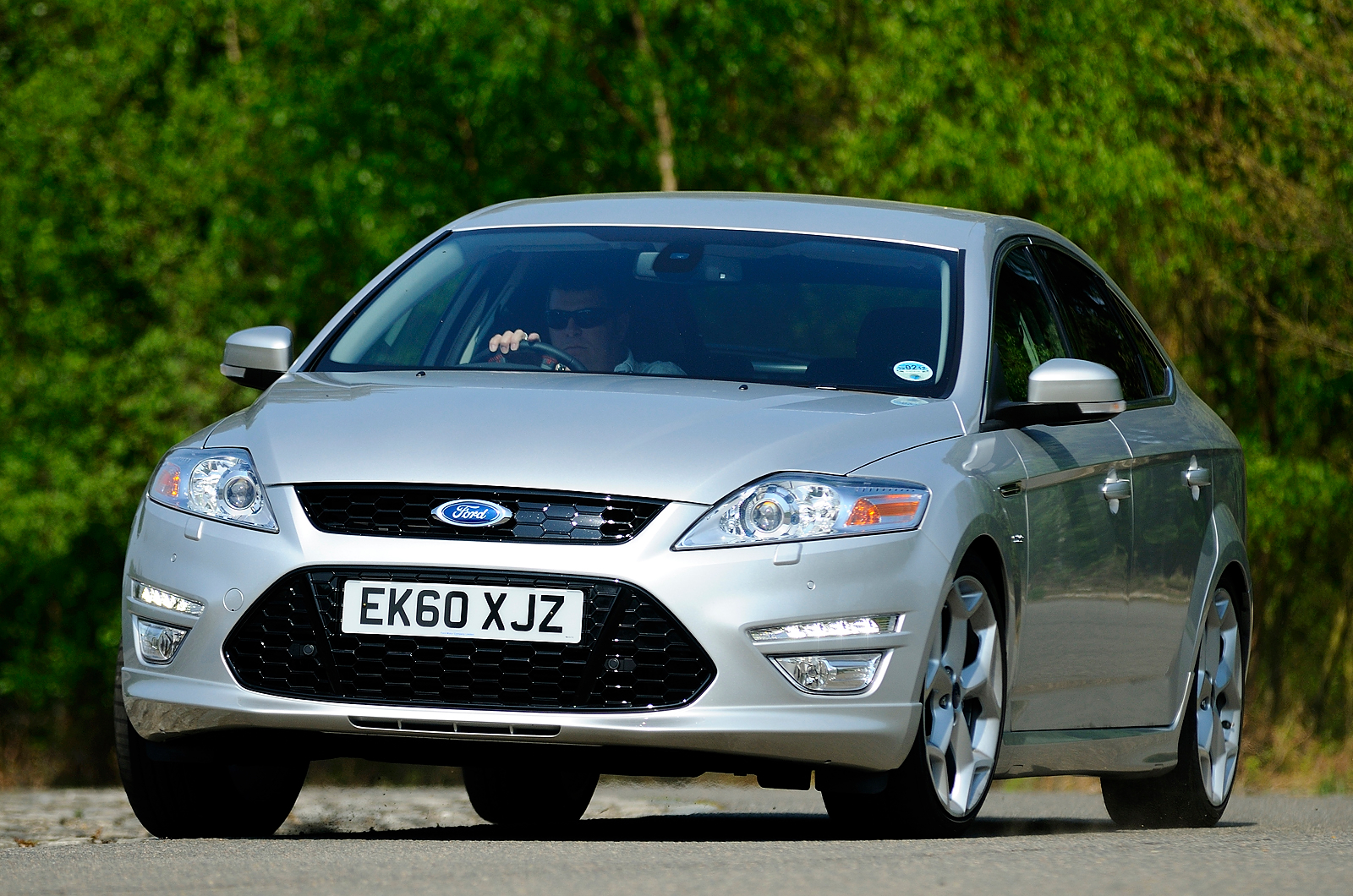 Ford Mondeo cornering